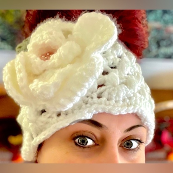 CROCHETED EAR WARMER AND MATCHING FINGERLESS GLOVES SET - Picture 6 of 10